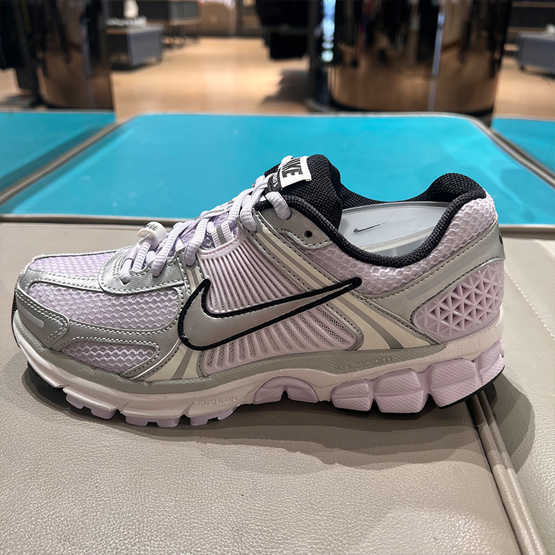 NIKE耐克女Zoom Vomero 5复古耐磨休闲运动鞋跑步鞋IB7253-500