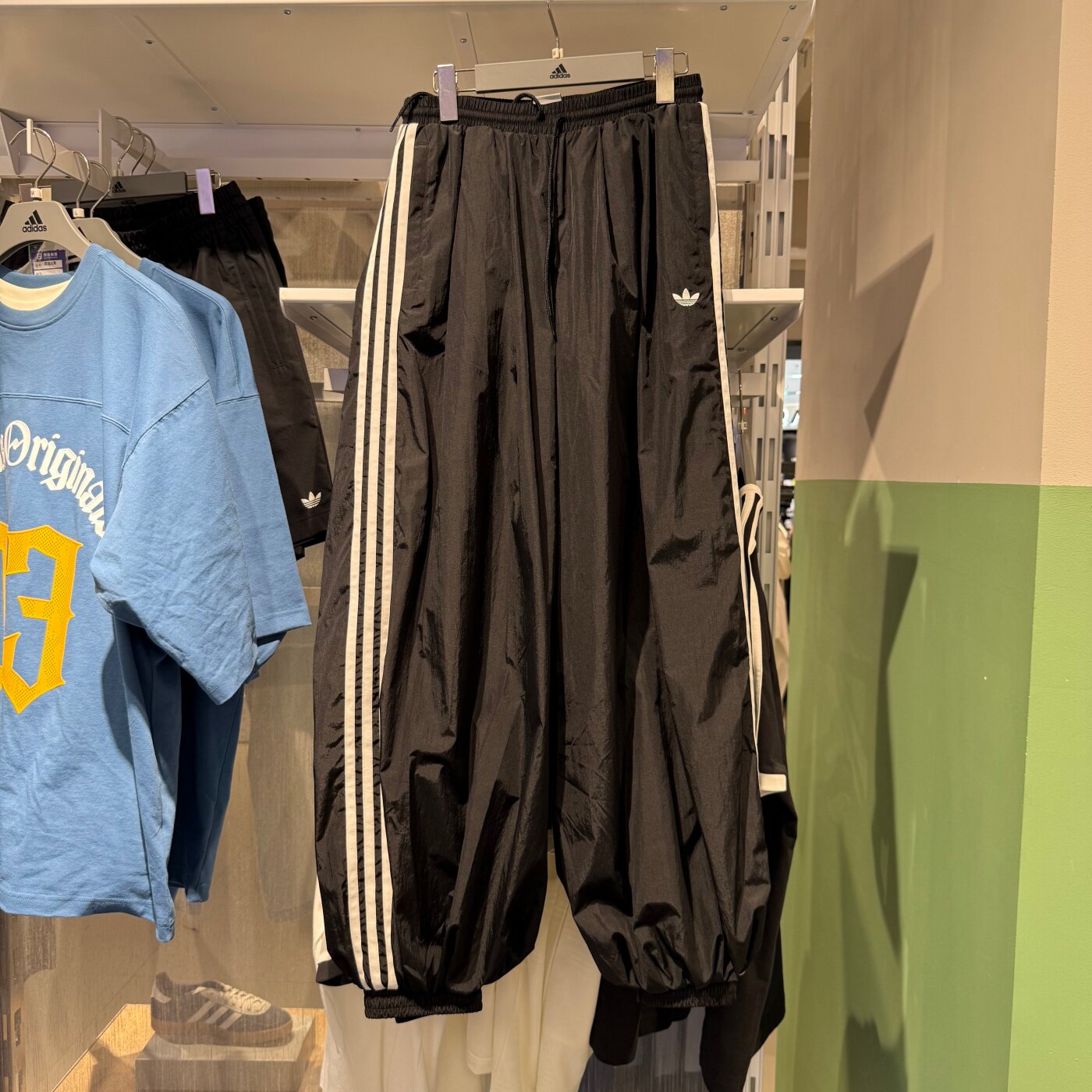 Adidas阿迪达斯三叶草女气球裤三条杠速干透气收口休闲长裤KY5052