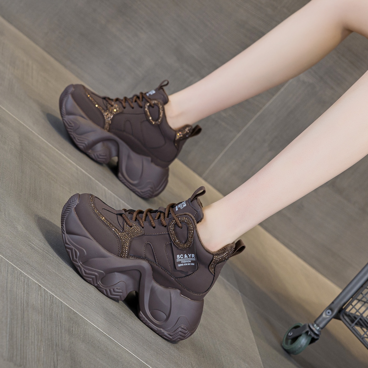 松糕软底水钻时尚百搭网红爆款