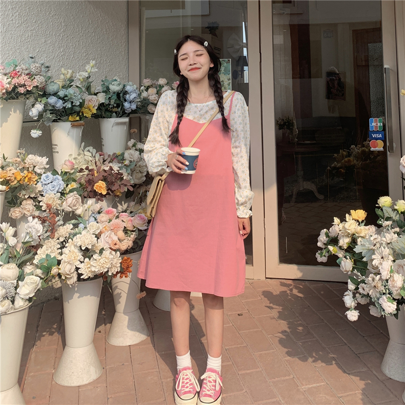 Real price real shot ~ Korean version loose small broken flower splicing solid color suspender medium long fake two-piece dress