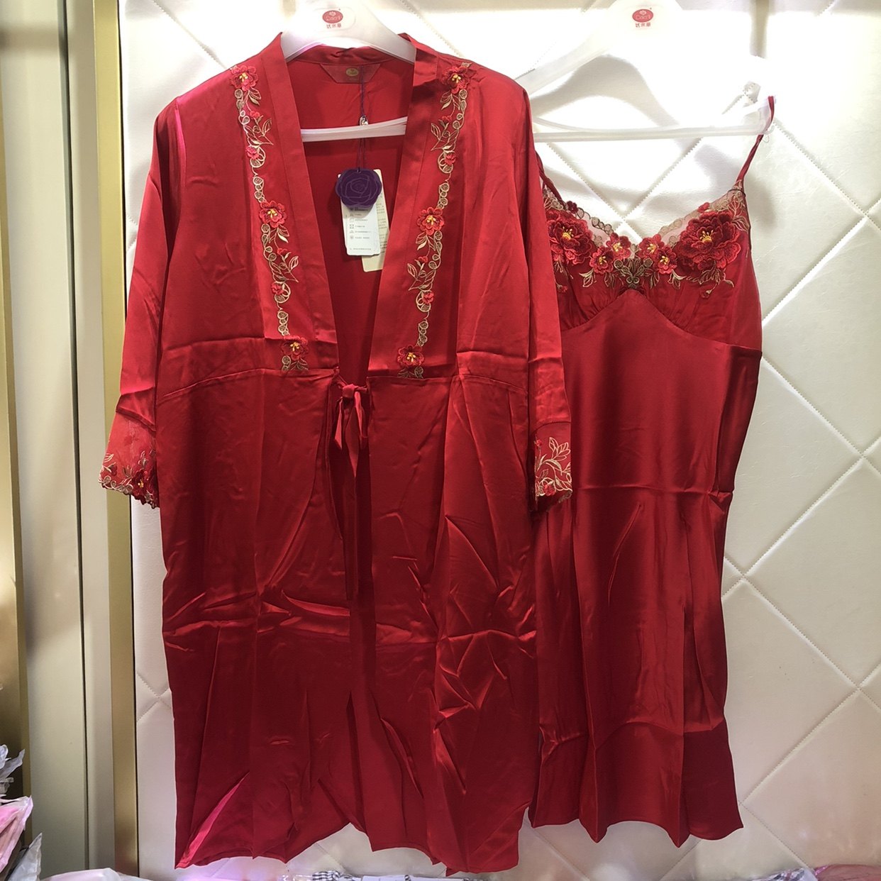 达尔丽婚庆女款百分百桑蚕丝外披加吊带蕾丝裙睡衣家居服清仓