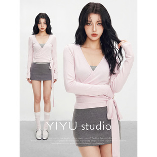 T恤内搭吊带半身裙套装 辣妹奢感穿搭芭蕾绑带长袖 女 伊予YiYu