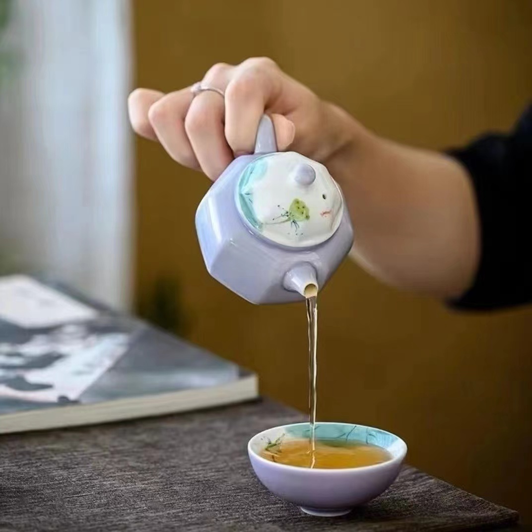 淡紫色莲蓬八方壶陶瓷功夫茶具手绘泡茶壶带过滤精致釉下彩迷你壶