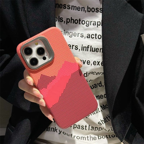 Urban Case 山峰碳纤维纹磁吸金属隐藏支架镜头框适用于iPhone16promax手机壳苹果15pro保护套轻薄防汗防指纹
