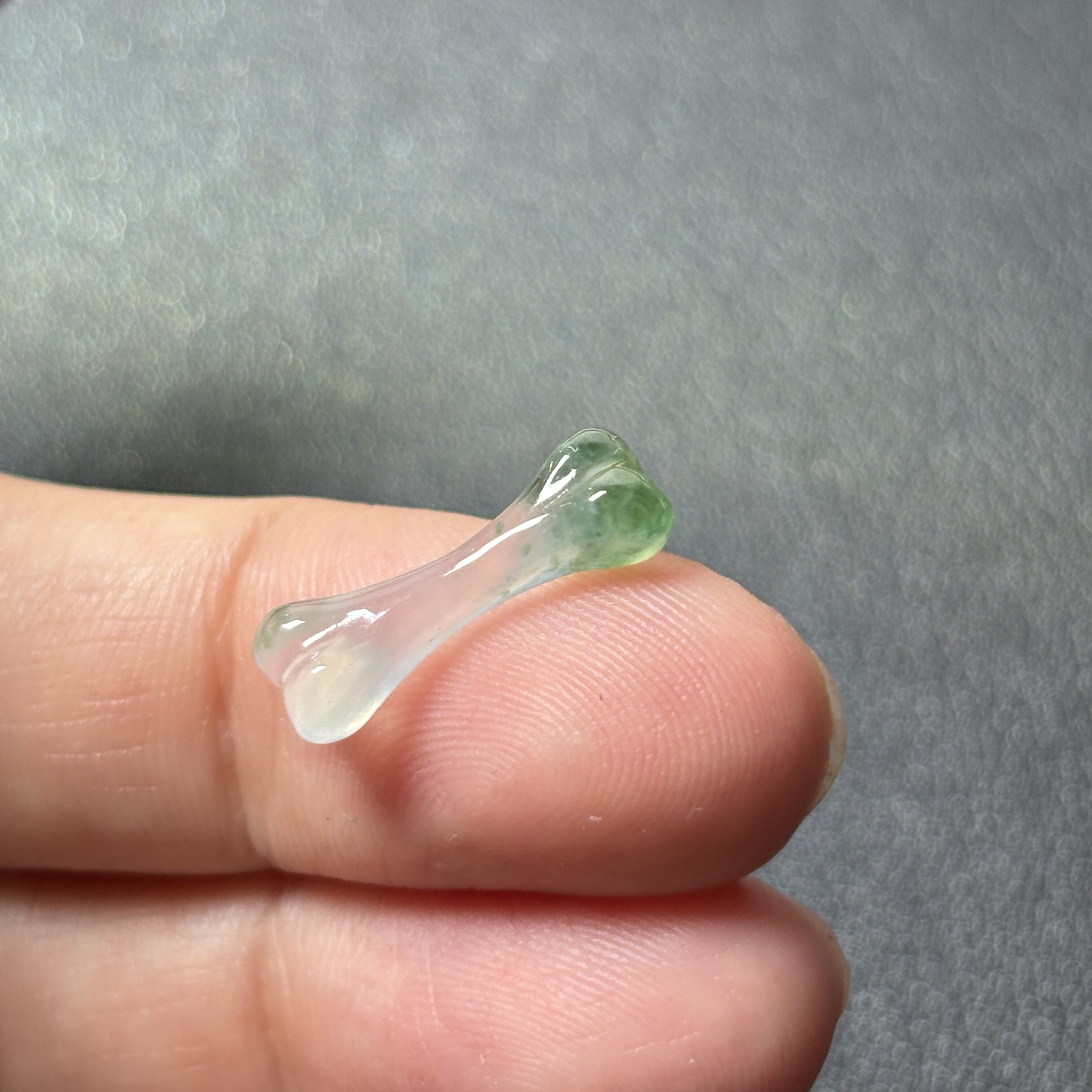 缅料A货翡翠爱宠飘色骨头裸石 镶小提溜手链 定制独特玉石挂件