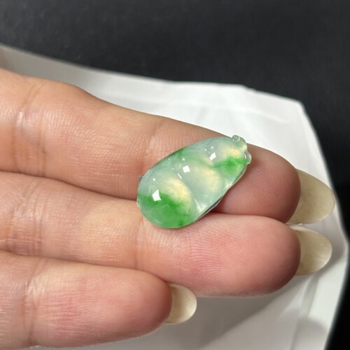 缅甸A货冰种绿翡翠福豆裸石吊坠 飘绿翡翠豆子飘色玉吊坠裸石连中