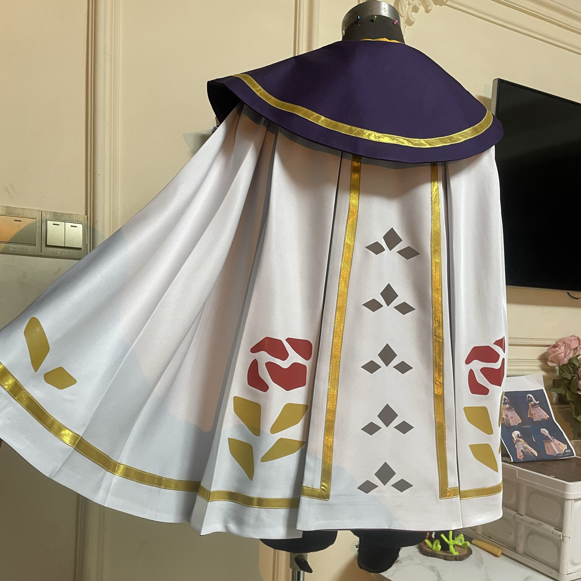 君悦Sky光遇花憩节玫瑰斗篷cosplay服装定制花憩节玫瑰斗篷图片