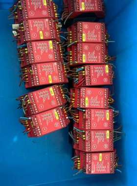 XPS-AV XPSAV11113继电器实物图