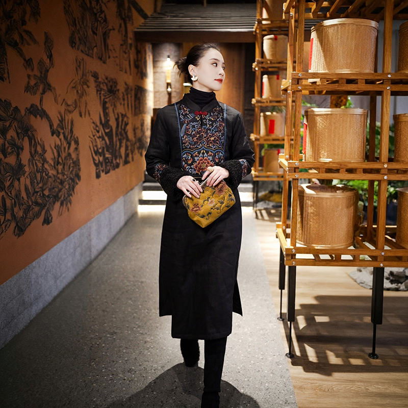 汉服女改良连衣裙复古绣花中国风秋冬夹棉加厚LYQ90135