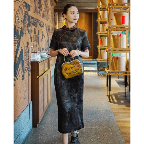 羊在在【千里江山图】新中式改良旗袍日常刺绣奢华裙子L23XL992