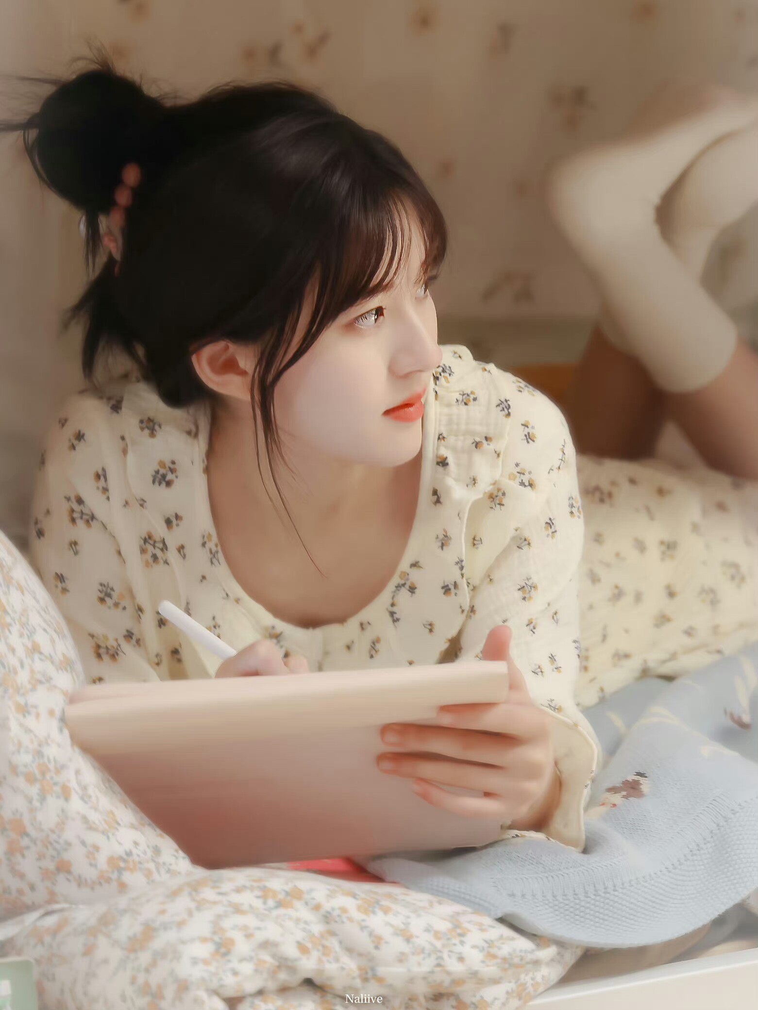 리에 숨길 수 없습니다 ZHAO LUSI SANGZHI 여성을 위한 같은 스타일의 잠옷 봄 가을 2024 새로운 긴팔 잠옷 가정복