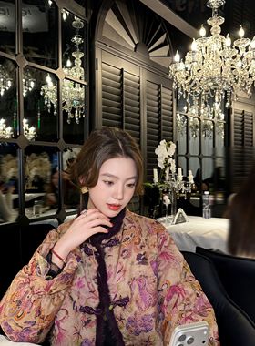 玥儿家新中式轻国风-圆领双鱼人丝提花时尚保暖羽绒服外套26030