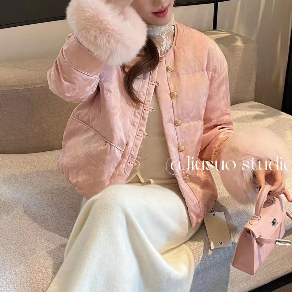 玥儿小金扣短款提花保暖羽绒服外套(配真狐狸毛袖可拆卸)JS-0758