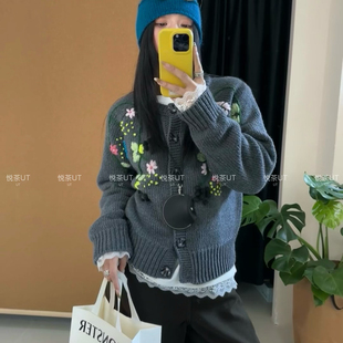 玥儿小众立体花朵刺绣单排扣保暖毛衣 ub299 含41.6绵羊毛