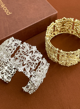 LJW 冷淡风满天星宽边手镯复古镂空高级感蕾丝金属重工弹力可臂环