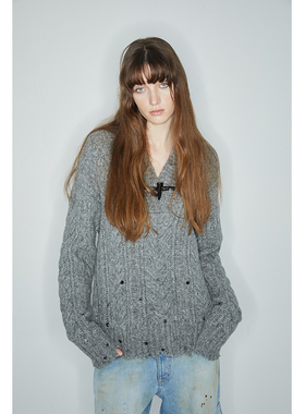 square circle方圆 法式慵懒手工亮片牛角扣细支羊毛廓形毛衣灰色