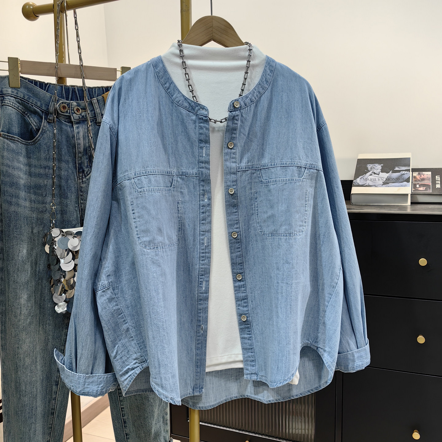 浅蓝色纯棉牛仔衬衫女春秋新款圆领宽松显瘦休闲叠穿长袖衬衣外套