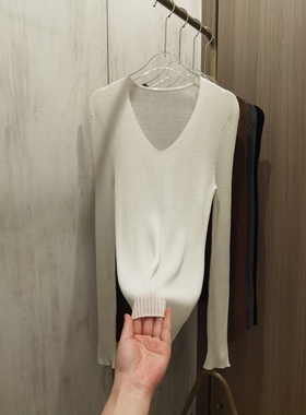 120S超细精纺杨子纱100%美丽诺羊毛V领套头针织打底衫女2023秋冬