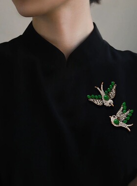 新中式祖母绿燕子轻奢胸针高档精致胸花别针小众设计感旗袍配饰女