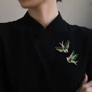 新中式 祖母绿燕子轻奢胸针高档精致胸花别针小众设计感旗袍配饰女