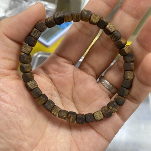 原木原色奇楠小手串方糖珠单圈