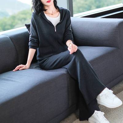 妈妈秋装休闲运动服两件套装2025新款中老年女装春秋连帽针织外套