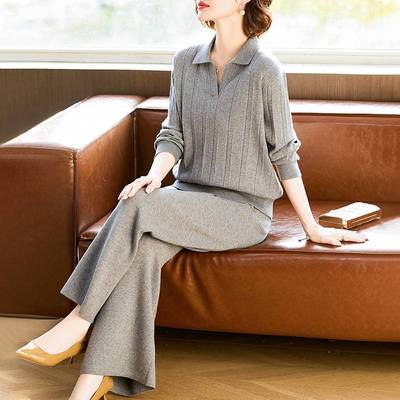 妈妈秋装套装2025新款洋气针织翻领小衫中老年女装休闲运动两件套