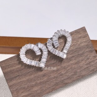 爱心型锆石耳环小众轻奢高级感桃心耳饰2026年新款网红洋气耳钉