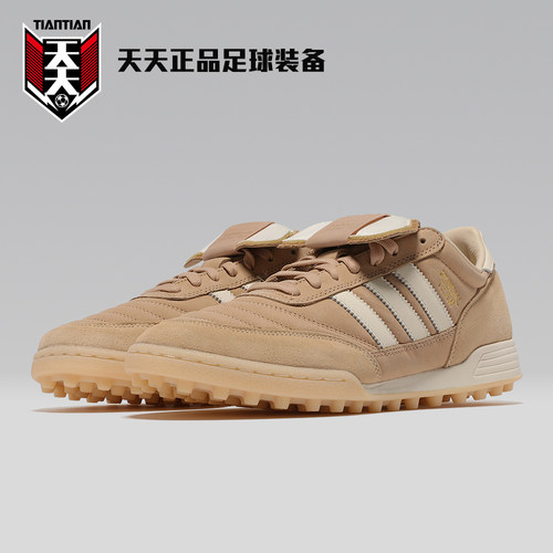 阿迪达斯牛皮碎钉足球鞋