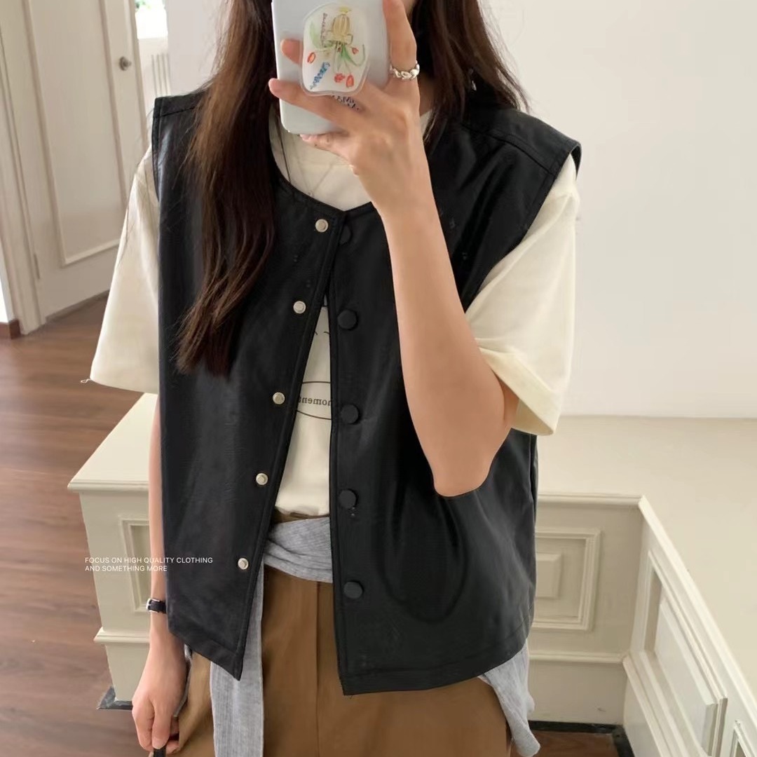 2025秋季新款韩版高级感圆领休闲单排扣外搭无袖坎肩皮衣马夹