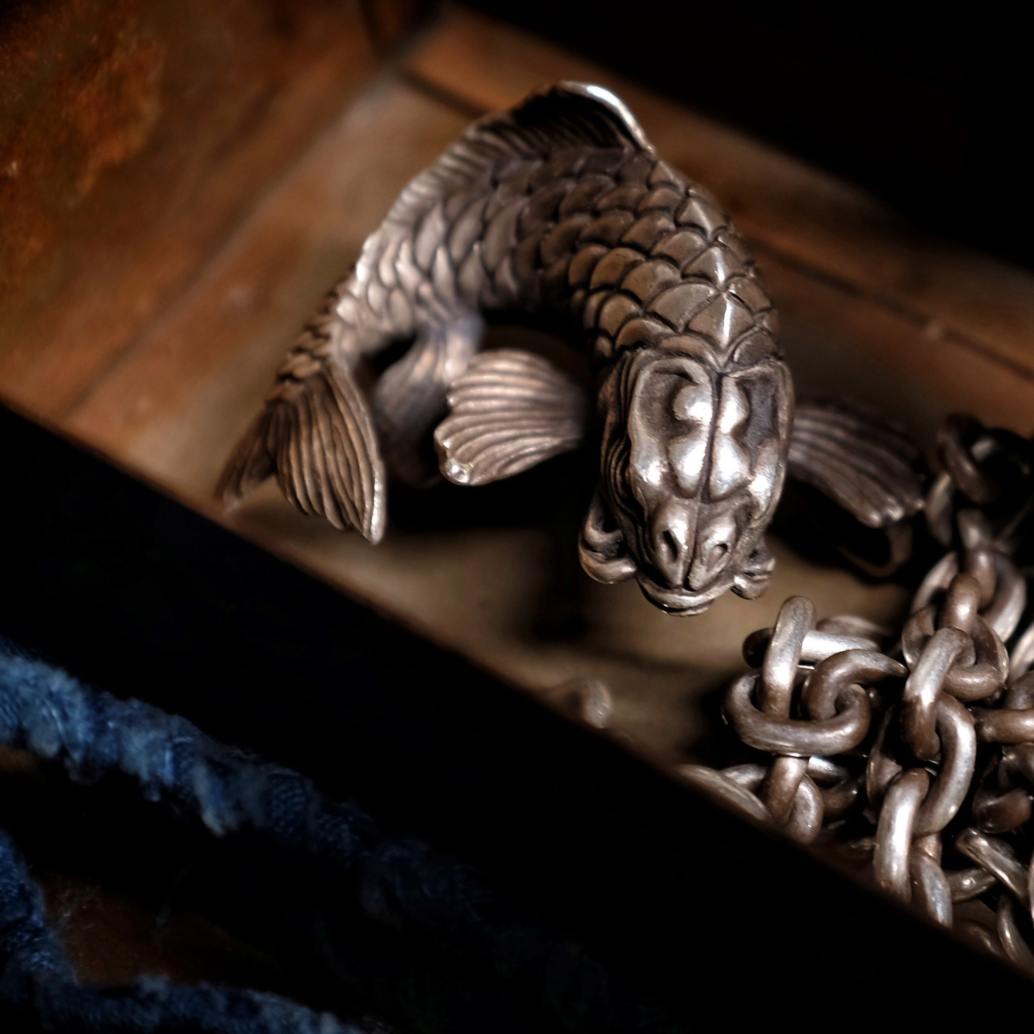 渡鸦原创年年有余锦鲤纯银吊坠