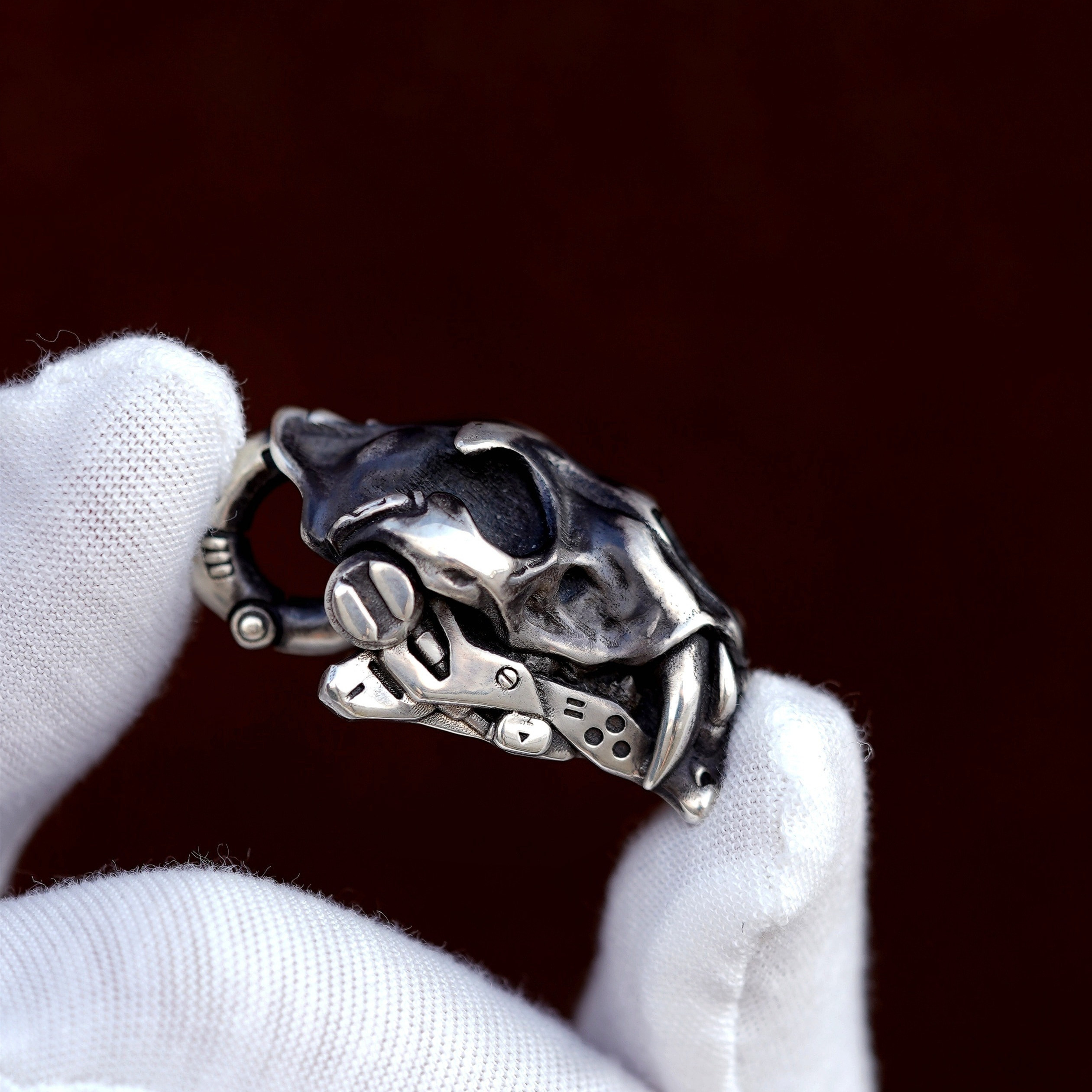 渡鸦原创写实机甲风剑齿虎银吊坠