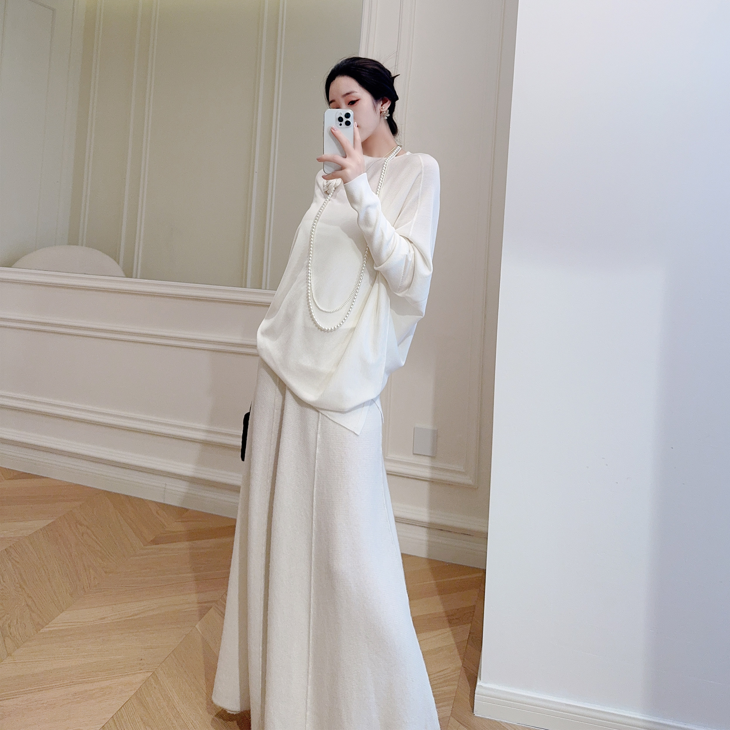 嫚渡|25秋冬百搭新品法式轻奢极简风一字领套头蝙蝠袖丝毛针织衫