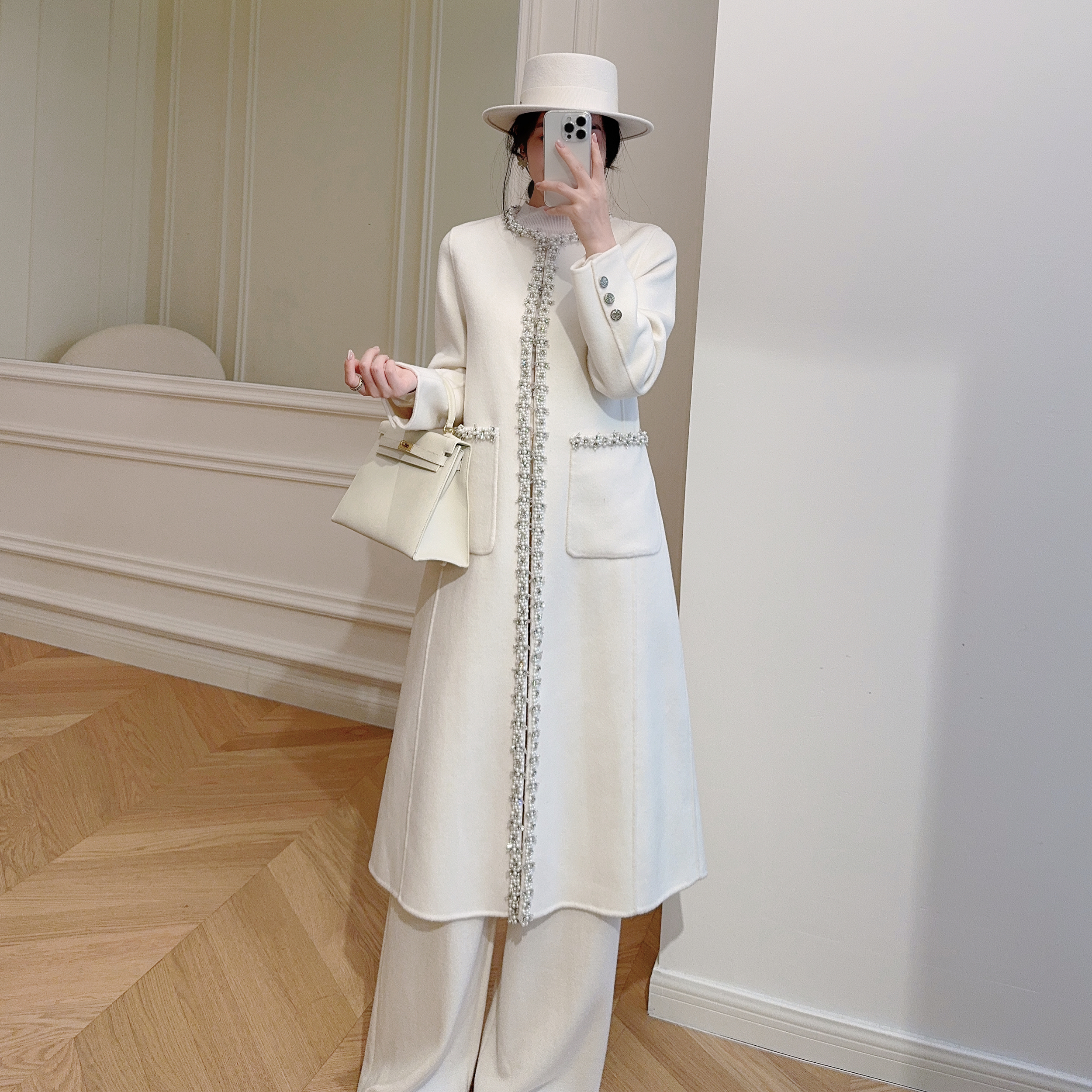 嫚渡|100%羊毛|轻奢小香风 重工钉珠圆领长袖中长款白色羊毛大衣