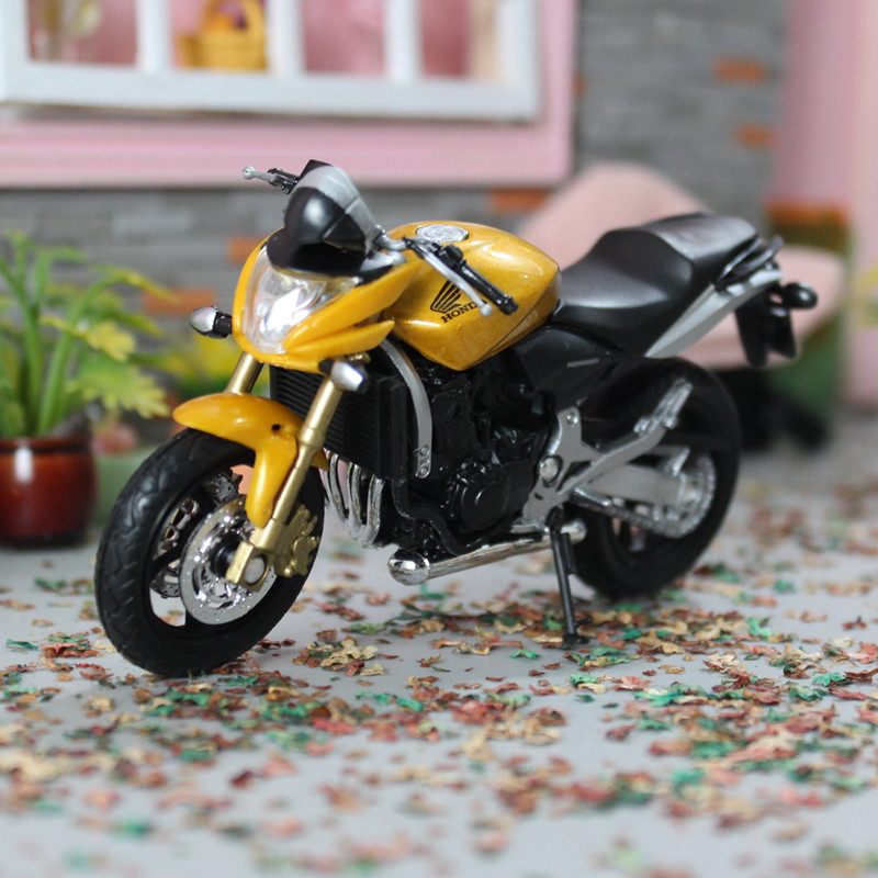 118本田大黄蜂Hornet摩托车模型