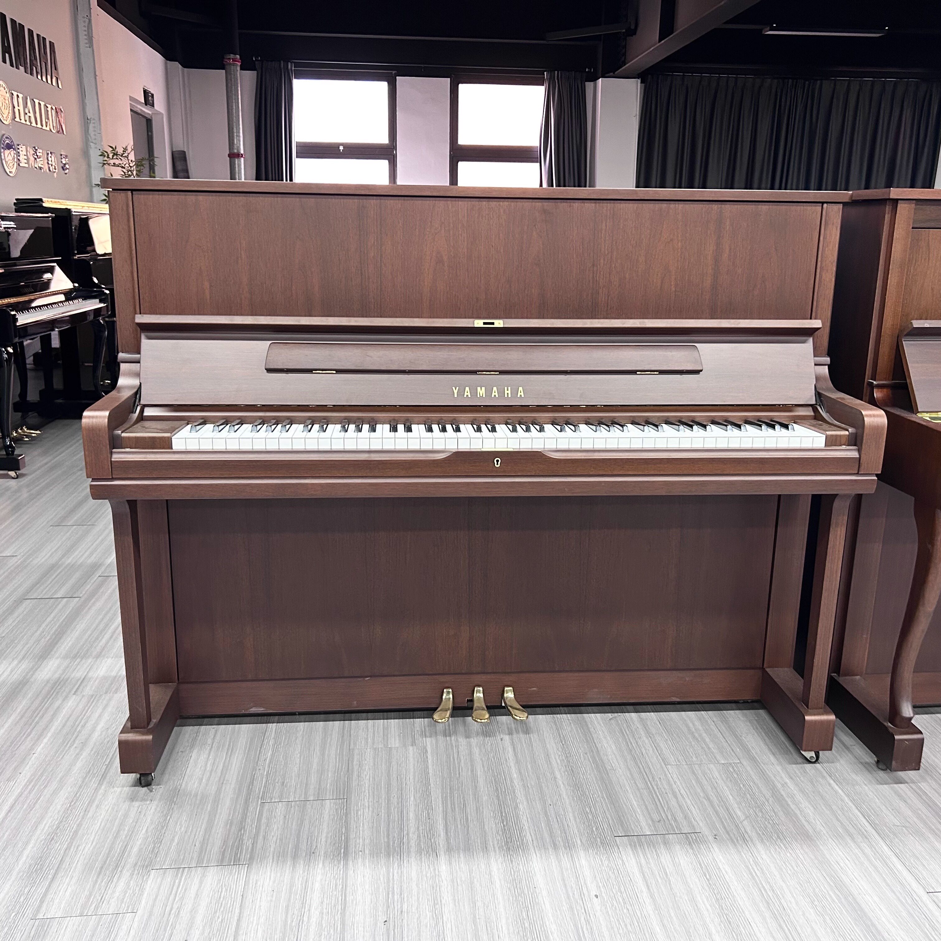 高端雅马哈原装进口YUS1 Wn实木立式演奏级专业练习二手钢琴