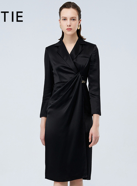 【设计总监然姐】EITIE爱特爱西装领收腰提褶醋纤黑色连衣裙