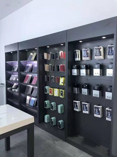苹果APR手机店展示柜台灯箱