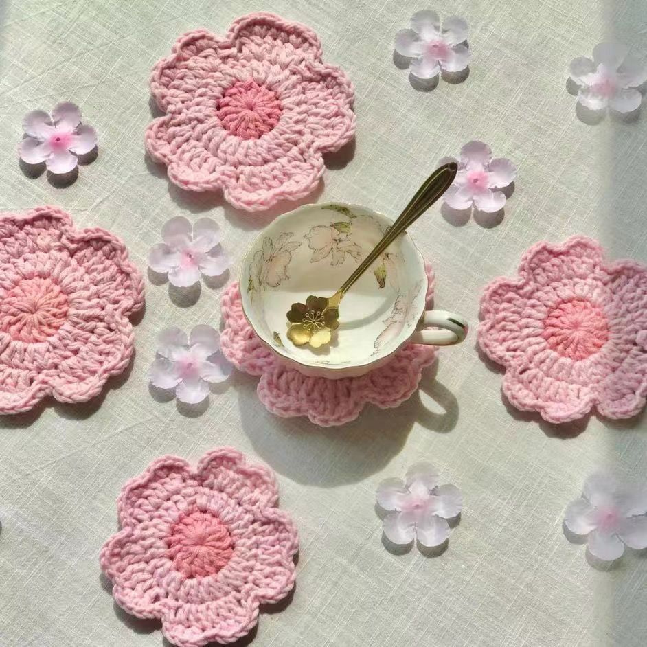 成品毛线手工编织杯垫针织钩针樱花杯垫咖啡杯垫隔热垫餐垫可爱粉