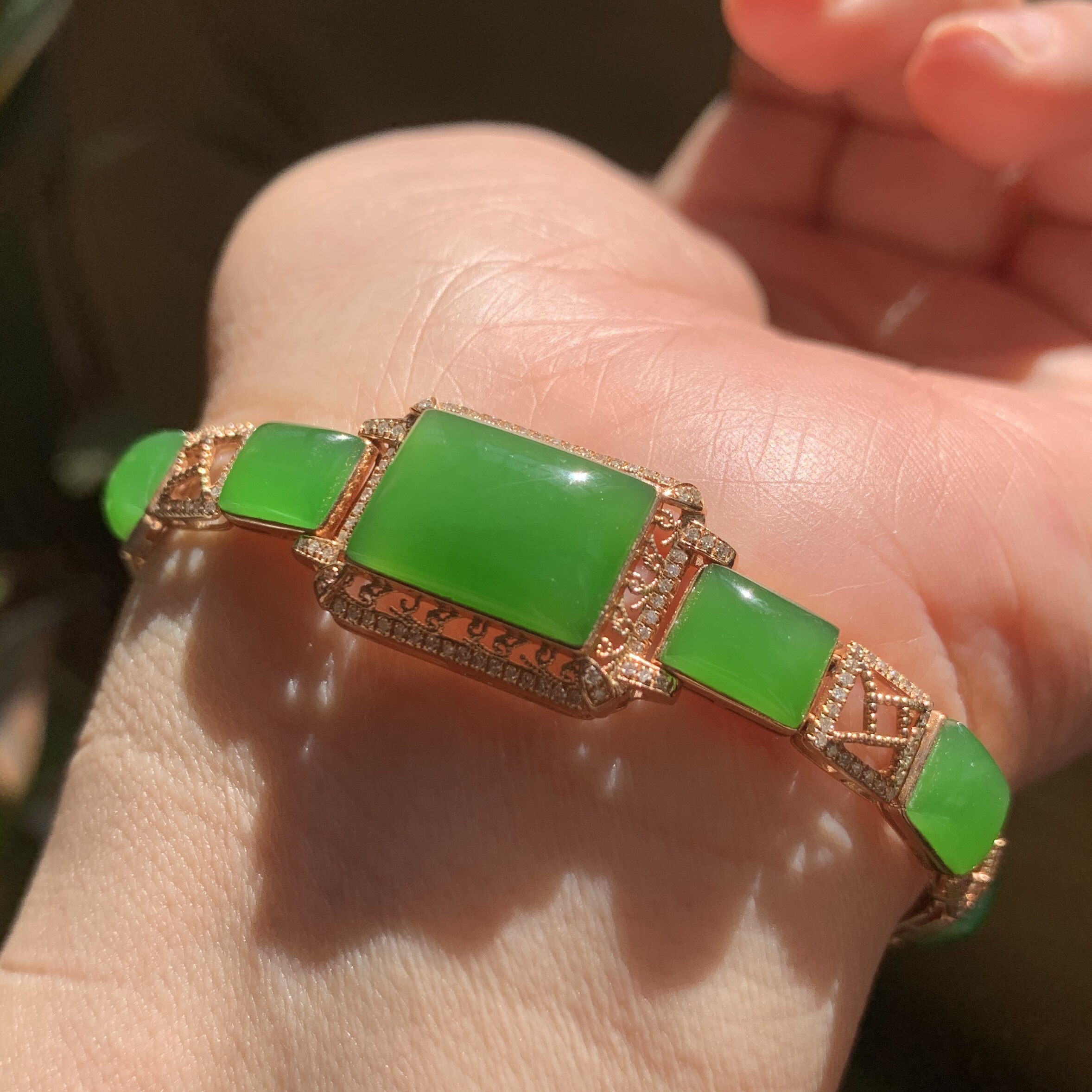高货和田玉碧玉苹果绿金镶嵌手链高色苹果绿手链起胶起荧光18k金