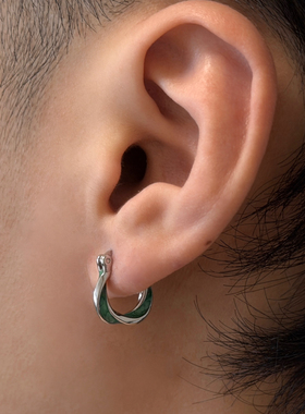 Komeiku 莫比乌斯 冷淡风珐琅绿小众设计欧美 简约复古高级感耳环