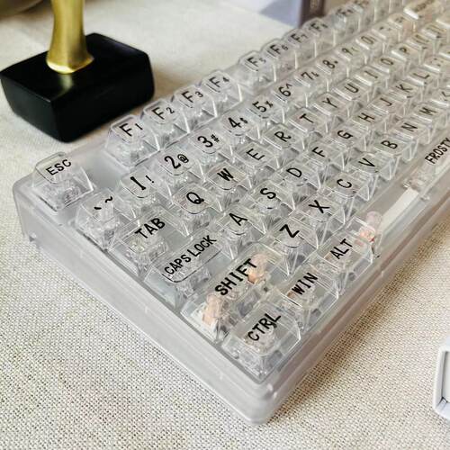 客制化青红轴有线机械键盘全透明