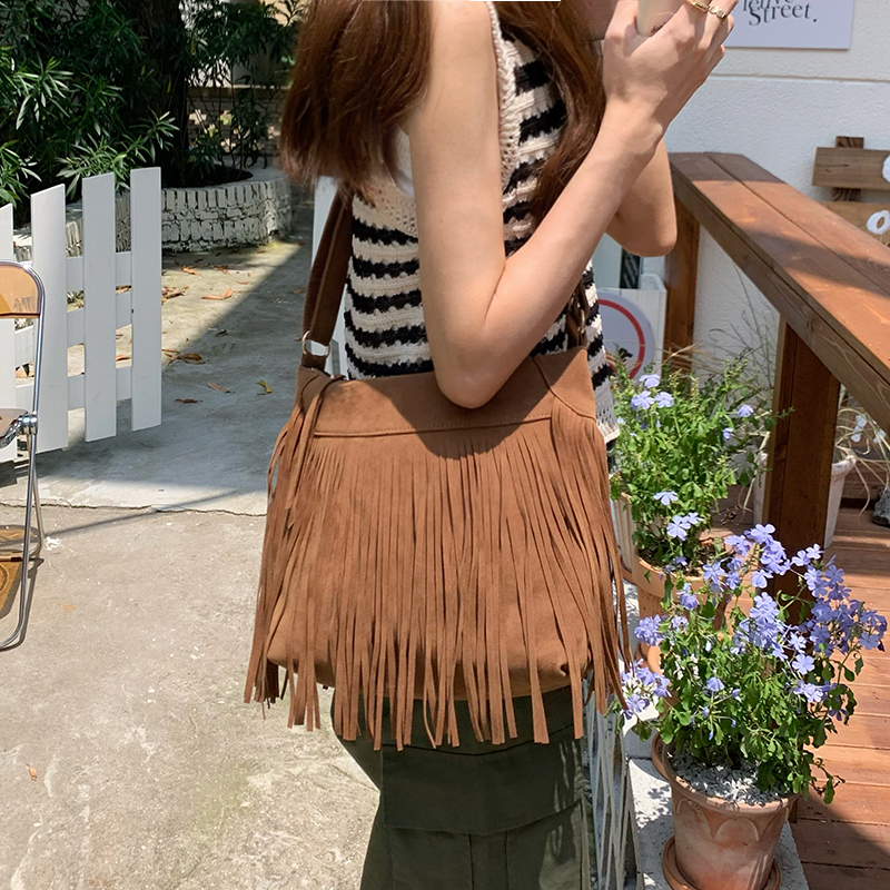 美式波西米亚流苏包2023新款仿麂皮复古马鞍包时尚辣妹单肩斜挎包