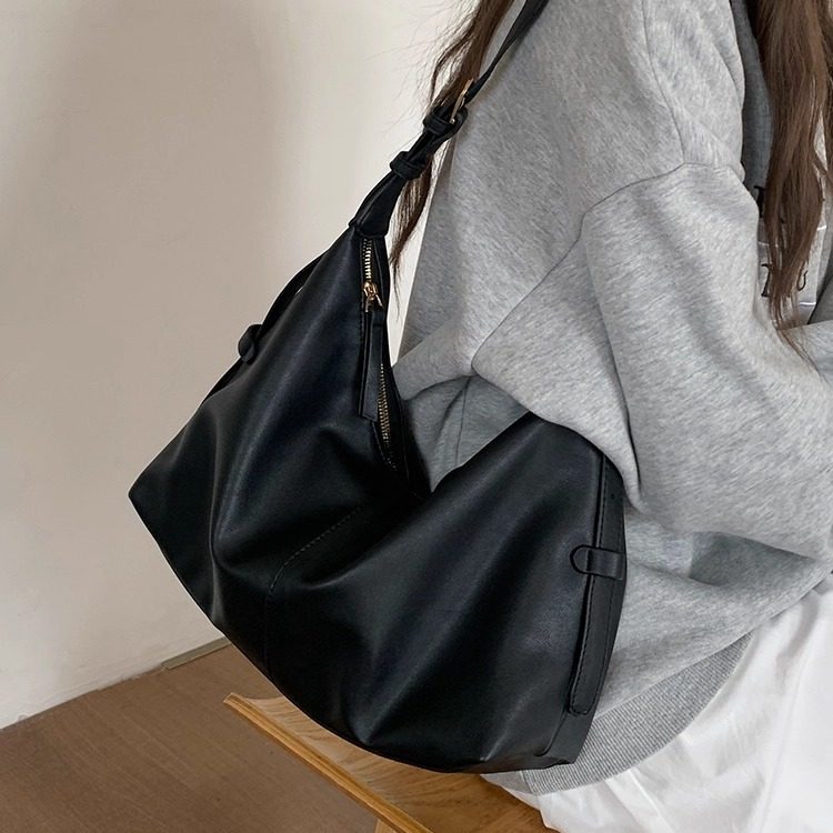 机车包个性休闲单肩腋下包托特包