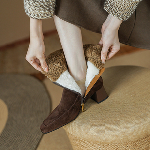 加绒保暖羊毛靴真皮磨砂黑色 韩版 时装 靴方头粗跟中跟短靴女冬季 鞋