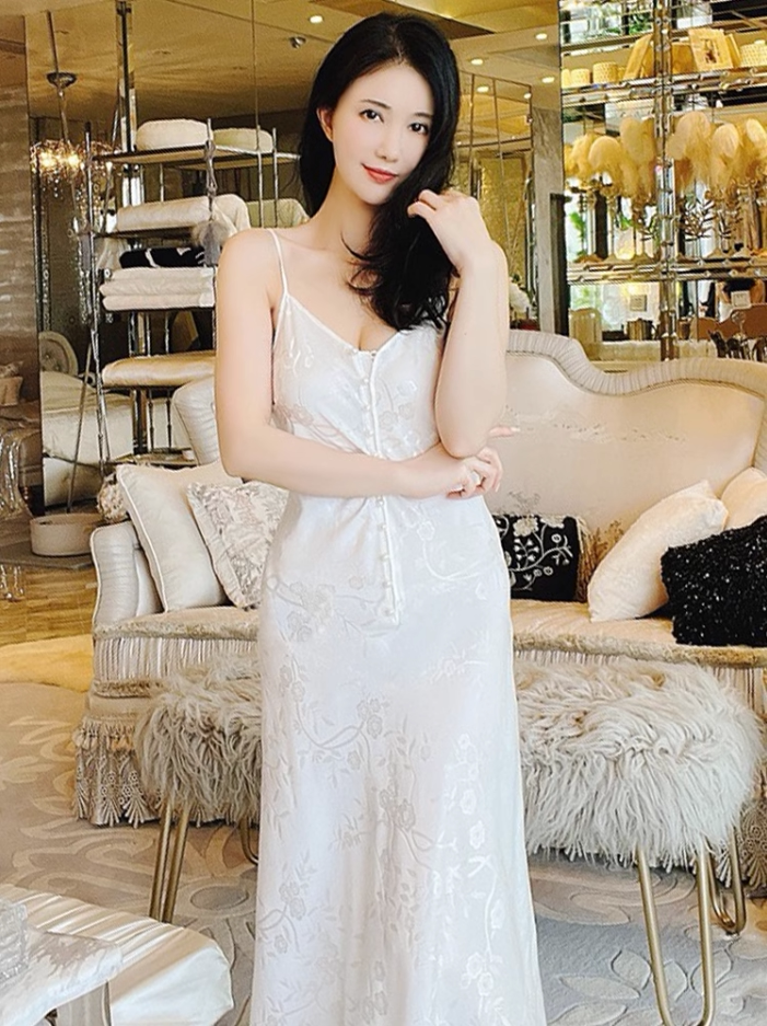 刘美人刘钰懿真丝绸提花睡衣女性感吊带裙长款鱼尾裙家居服可外穿
