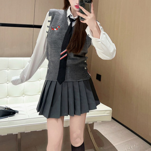 tb秋冬新款学院风小狗刺绣四道杠彩色织带V领羊毛背心针织马甲女