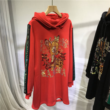 加绒加厚欧货重工烫钻卫衣裙子女中长款小鹿连帽红色秋冬新年上衣