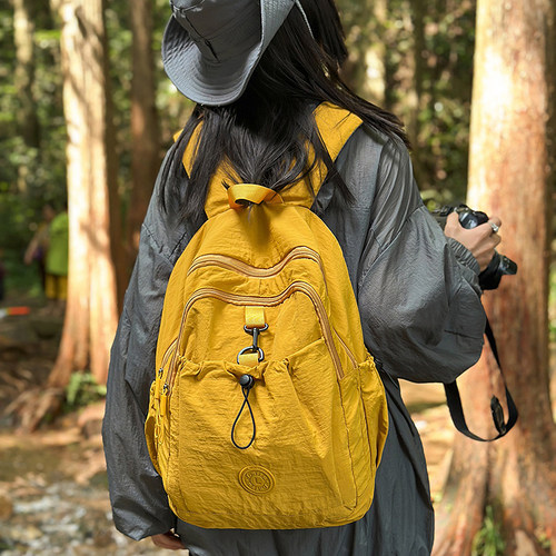 登山包旅行轻便背包女大学生书包