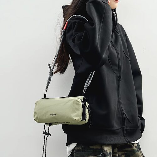 3.2花曦家新品 男包袋女单肩斜挎包小方包2025韩版森系挎包潮休闲 - 封面